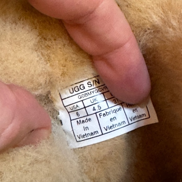UGG size 6 women’s boot! - Picture 8 of 8